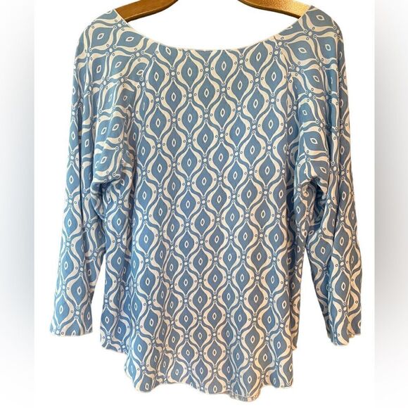 Lost River Sz M Light Blue White Patterned Rayon Relaxed Casual Everyday Top - Picture 2 of 4